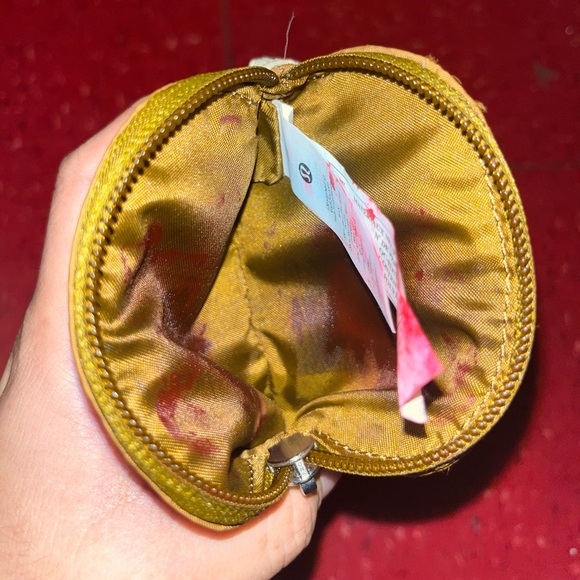 Lululemon Card/ Purse - Picture 2 of 2